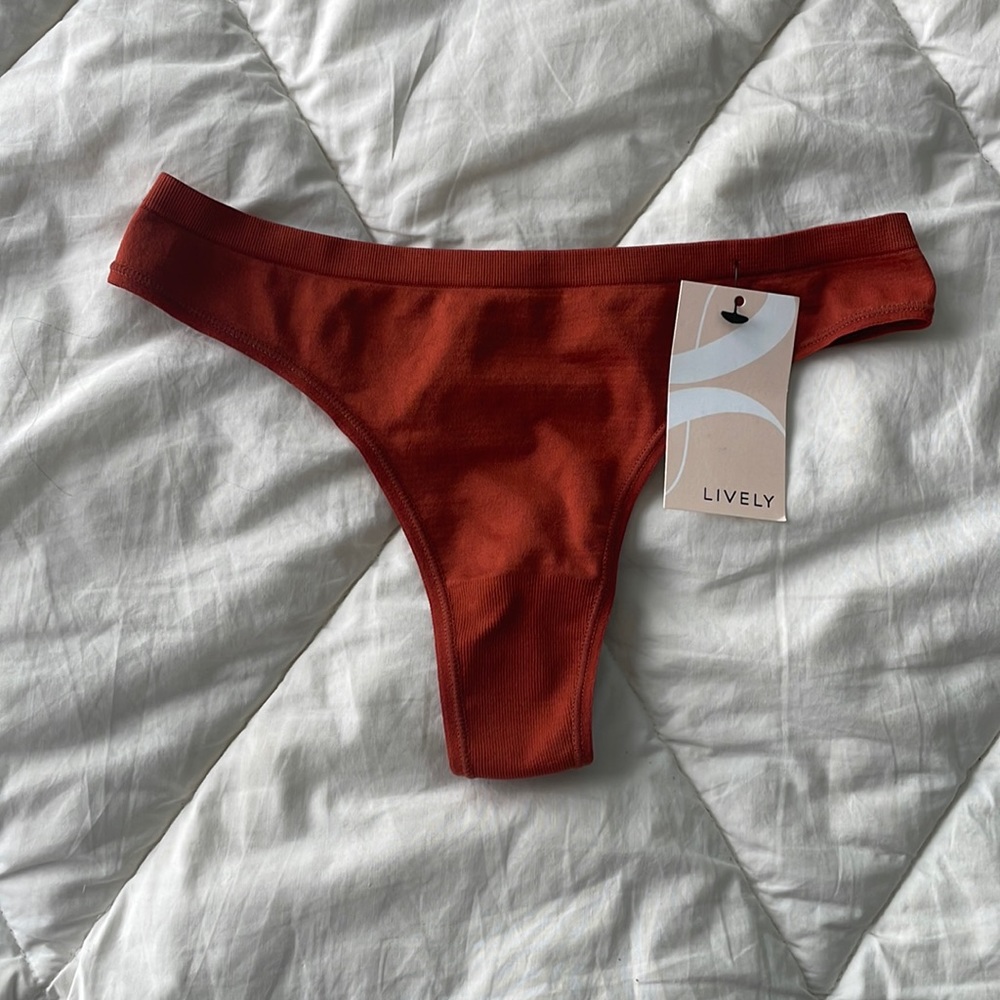 Lively Seamless Thong